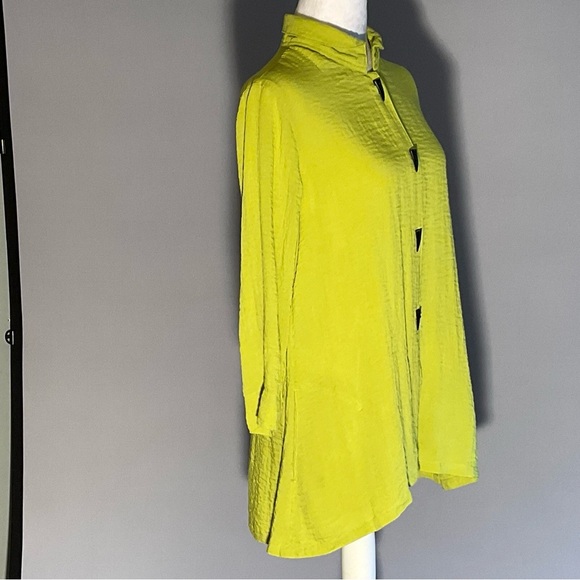 John Mark Chartreuse XS Mandarin Tunic with Black Shark Tooth Buttons Back Slit - Picture 8 of 16